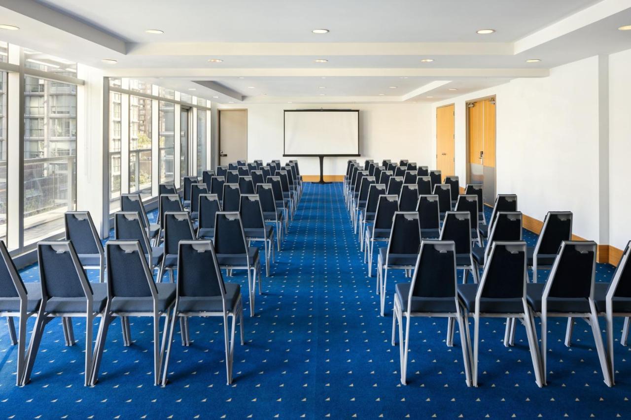 Sheraton Vancouver Wall Centre Екстер'єр фото
