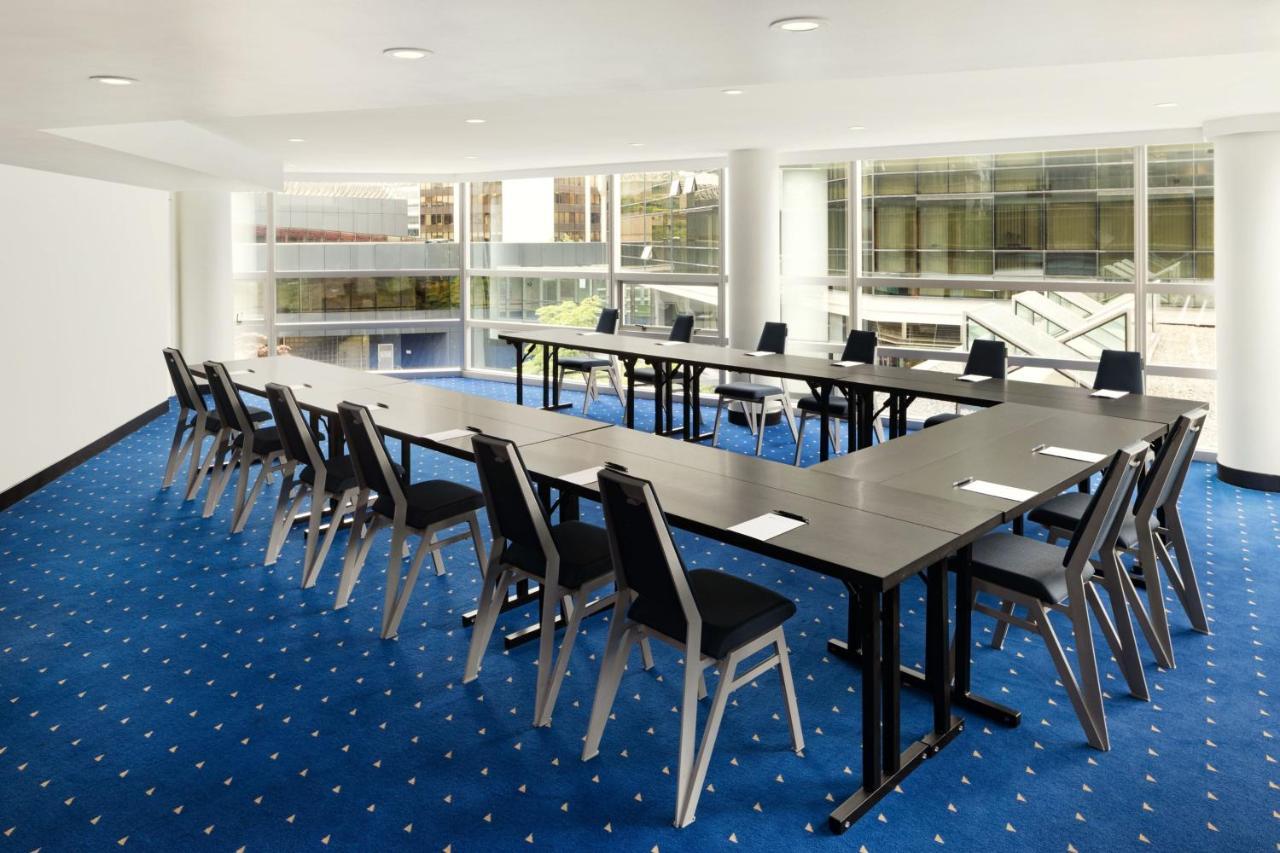 Sheraton Vancouver Wall Centre Екстер'єр фото